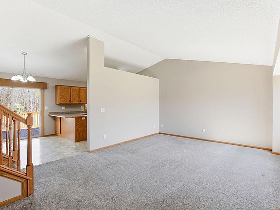 4th image of 22908 Quay St NW