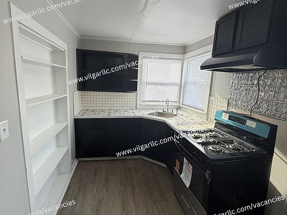 2nd image of 4754 Hickory Ave