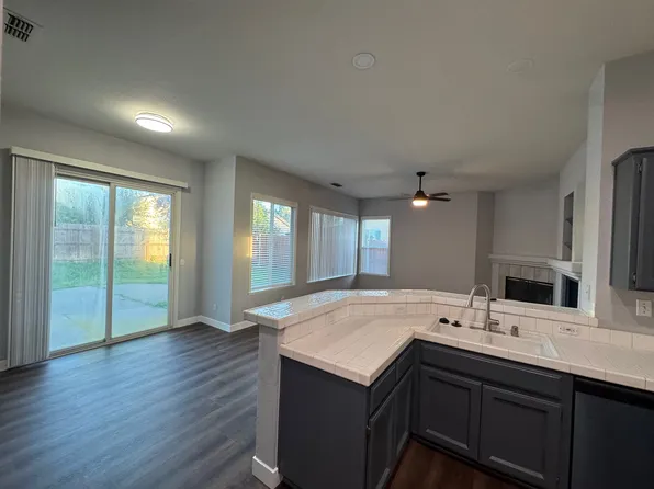 (undisclosed Address), Elk Grove, CA 95624