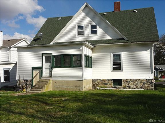 2nd image of 123 N Main St