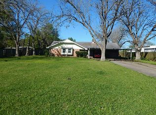 1620 W Texas Ave, Baytown, TX 77520