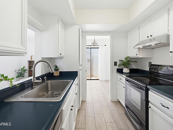 5th image of 1107 E Michigan Avenue