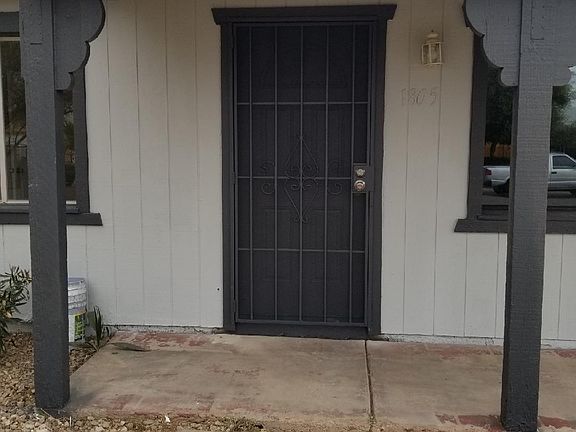 3rd image of 1805 N 68th Dr