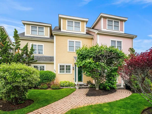 49 Intrepid Cir, Marblehead, MA 01945