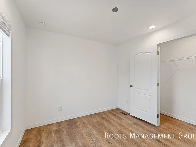 6231 N 59th Ave #9 — Photo 8
