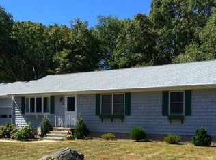 45 Lantern Ln, North Kingstown, RI 02852
