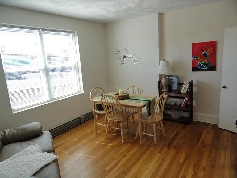 402 Highland Ave #32 — Photo 11