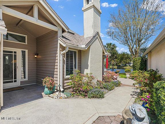 5th image of 33 NORTHGATE Drive