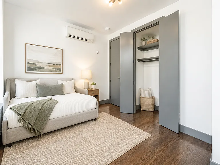 1647 Summerfield St #3B — Photo 6