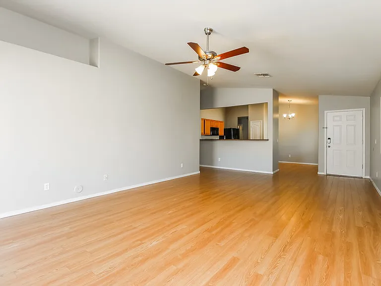 2942 W Kristina Ave — Photo 4