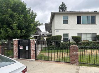476 E Woodbury Rd, Pasadena, CA 91104