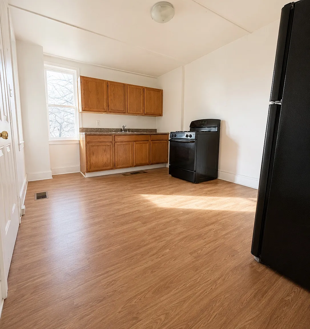 3 bed, 1320 sqft, $1,520 — Photo 4