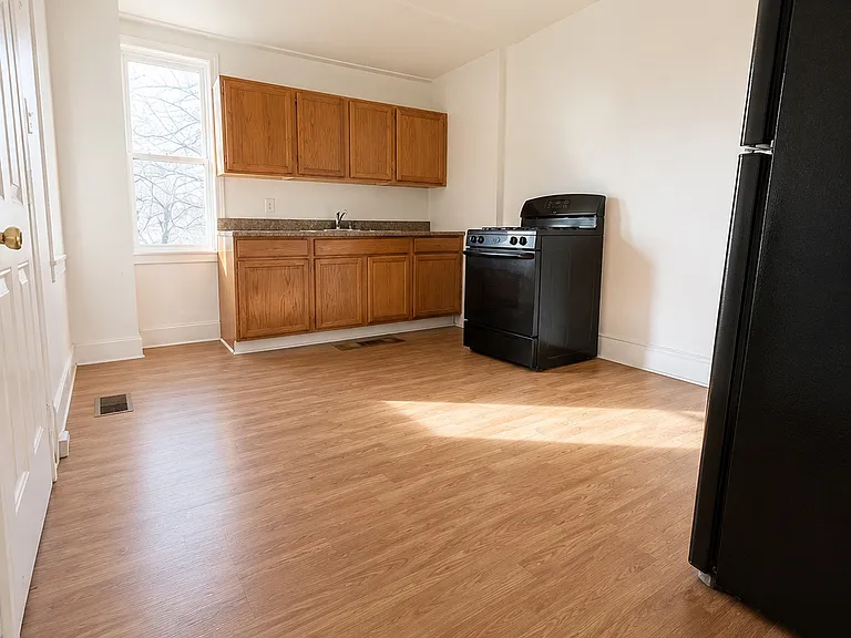30 N Franklin St — Photo 11