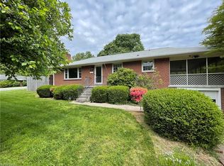 1733 Lancelot Ln, Winston Salem, NC 27103