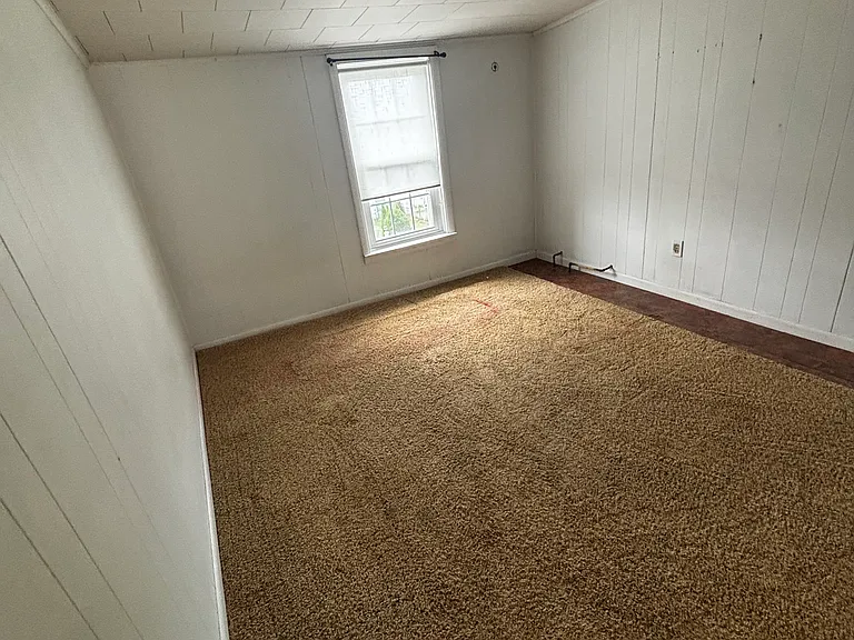 955 Pine St — Photo 9