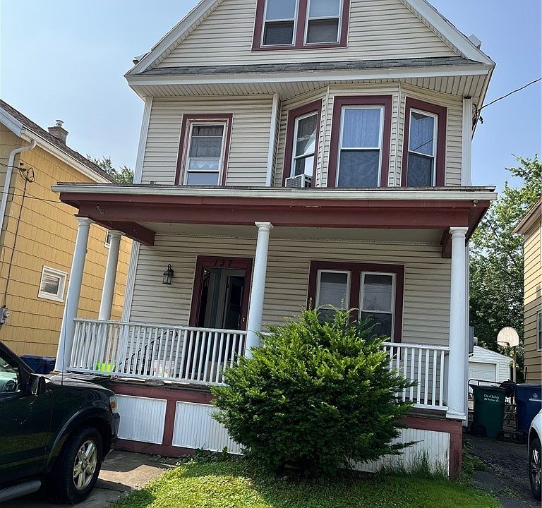 1st image of 137 Sheffield Ave