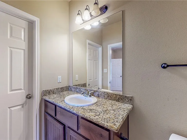 3414 Cullen Trl — Photo 17