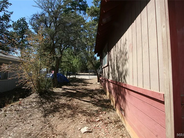 457 Cedar Ln — Photo 17