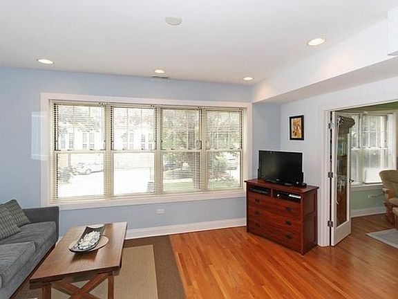 5th image of 1452 W Thorndale Ave APT 2S