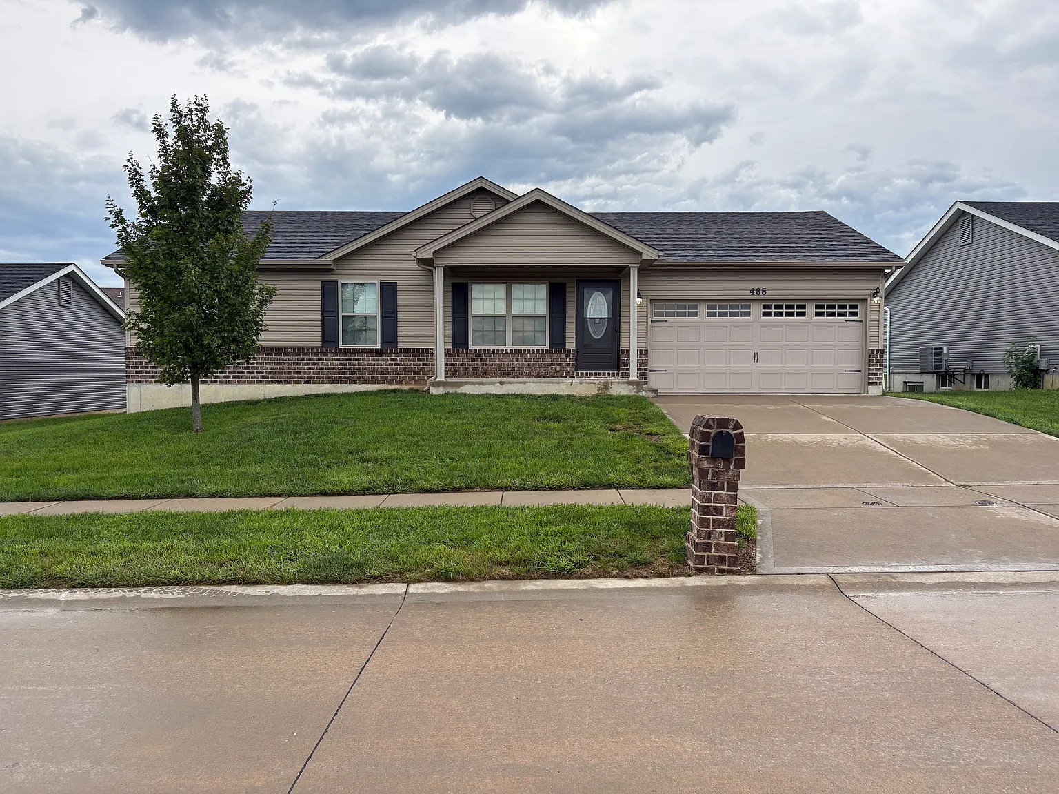 3 bed, 1378 sqft, $2,000 — Photo 1