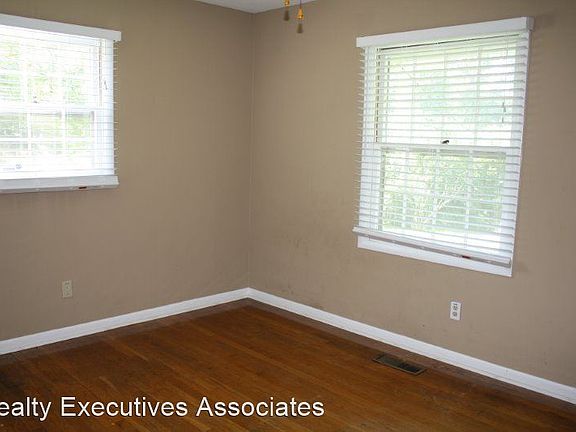 5th image of 10400 Grovedale Dr