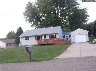 2887 Eldon Dr, Uniontown, OH 44685