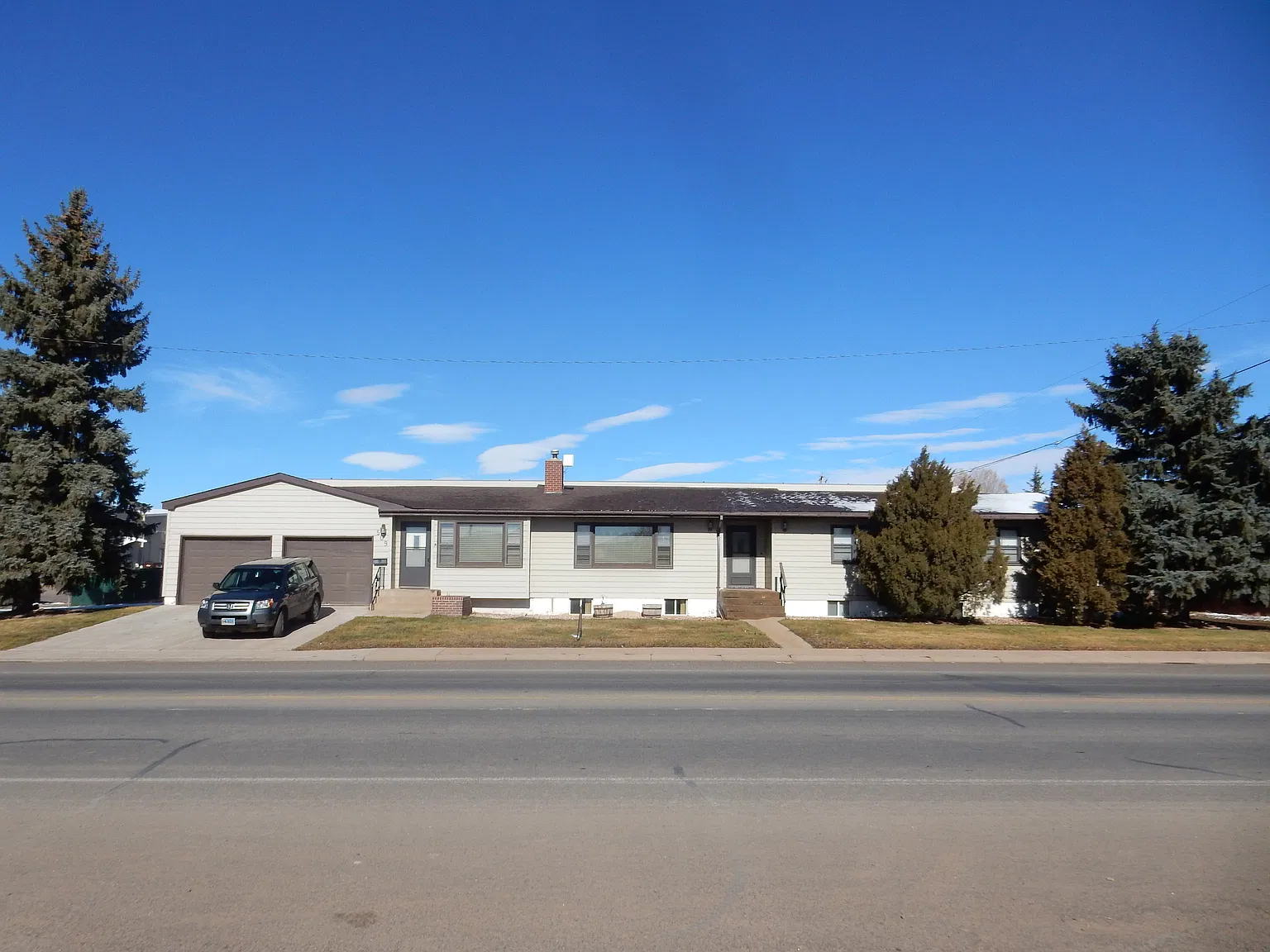 4 bed, 3608 sqft, $1,950 — Photo 1
