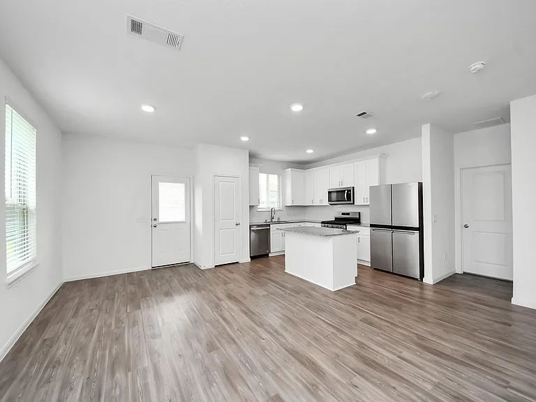 1325 Grass Bend Dr — Photo 17
