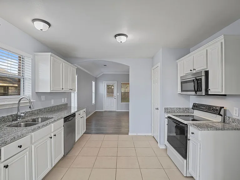 119 Magnolia St — Photo 12