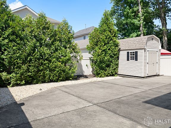 3rd image of 15 Serrell Ave