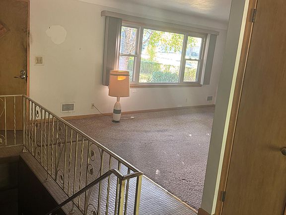 5th image of 4207 Halifax Ave N