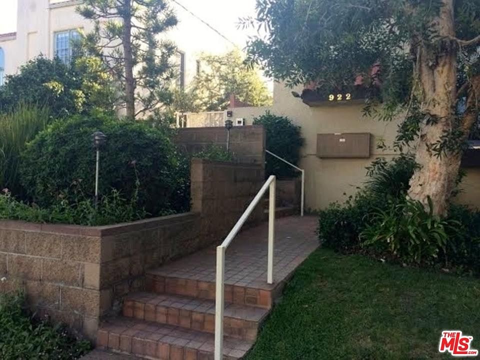 1st image of 922 Lincoln Blvd APT 4