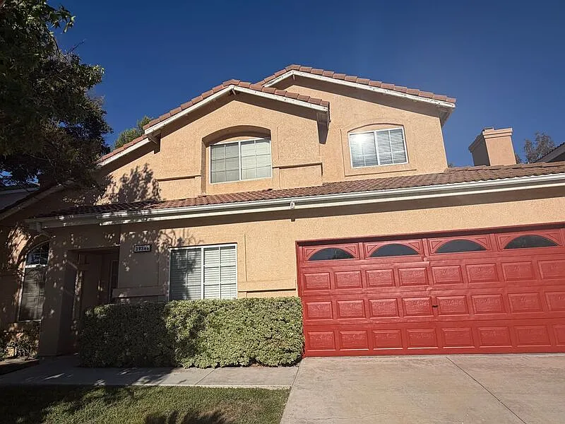 5 bed, 3.0 bath, 2292 sqft, $3,495 — Photo 2