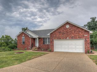 351 River Edge Dr, Shepherdsville, KY 40165