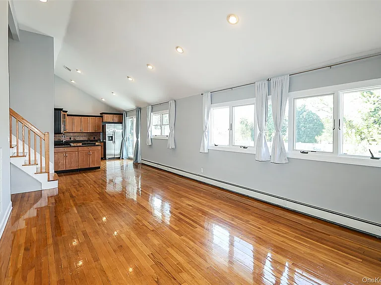 874 Seamans Neck Rd — Photo 15