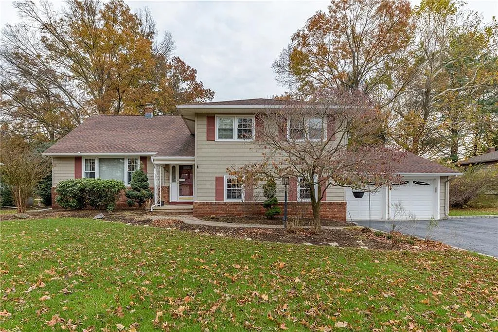 814 E Meadow Dr photo 1