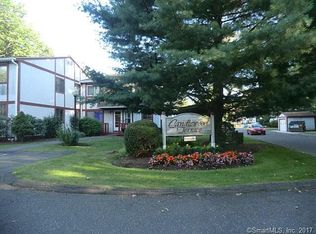 43 Candlelight Dr, Danbury, CT 06811