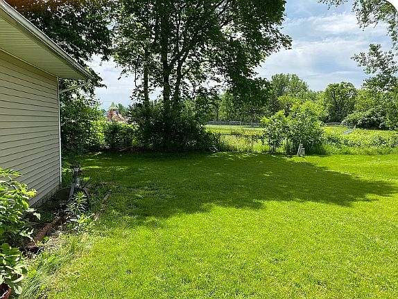 3rd image of 636-638 Garnet Dr #636