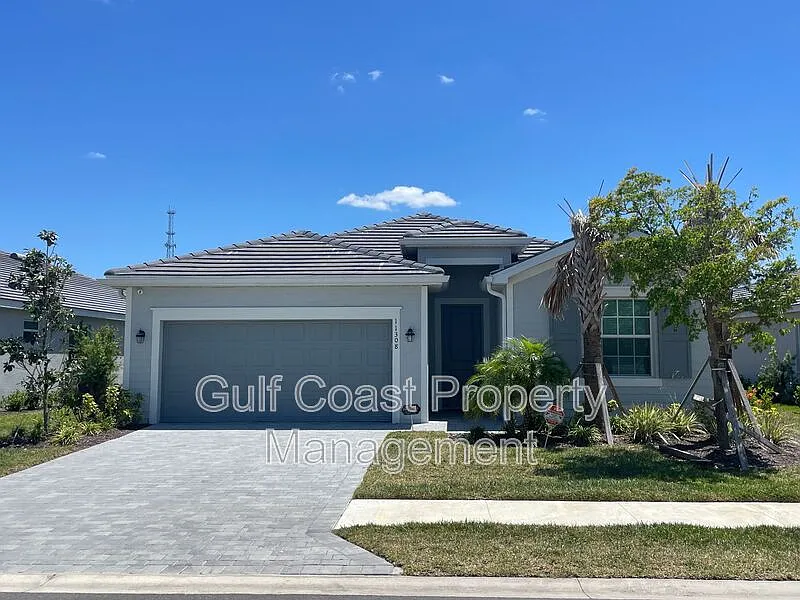 4 bed, 3.0 bath, 2035 sqft, $3,800 — Photo 1
