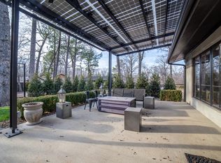 907 NW B St, Bentonville, AR 72712