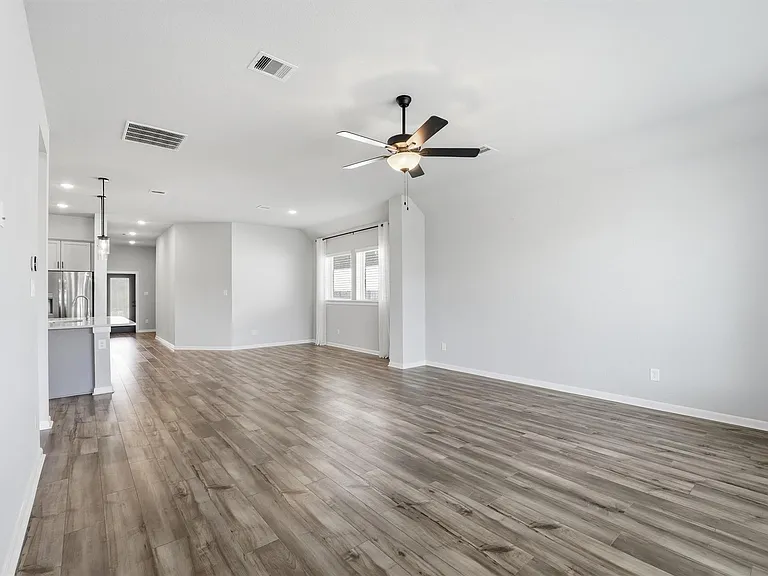 1338 Lakeside Creek Rd — Photo 17