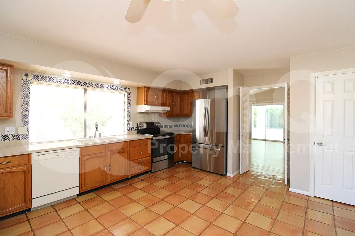 2 bed, 2.0 bath, 1473 sqft, $2,295 — Photo 4