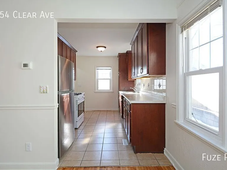 654 Clear Ave — Photo 4