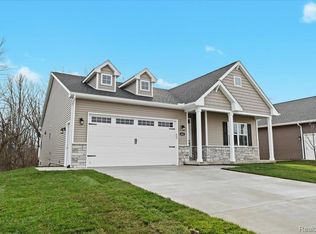 441 Jubilee Dr, Whitmore Lake, MI 48189