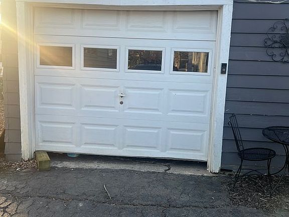 2nd image of 297 Lincoln Blvd