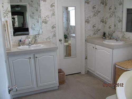 4th image of 255 Downing Dr