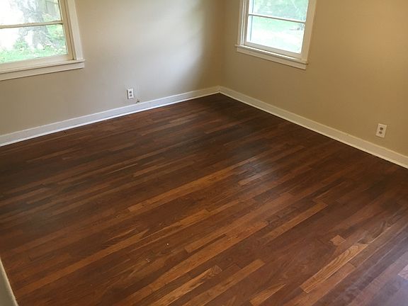2nd image of 322 Southern Oaks Dr