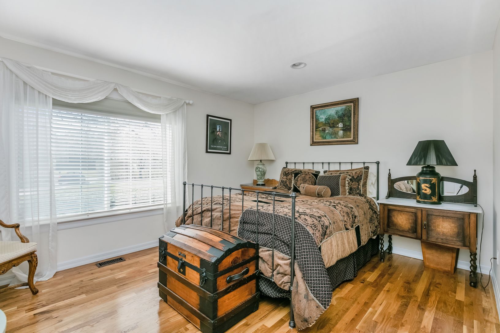  First floor bedroom, connected bath