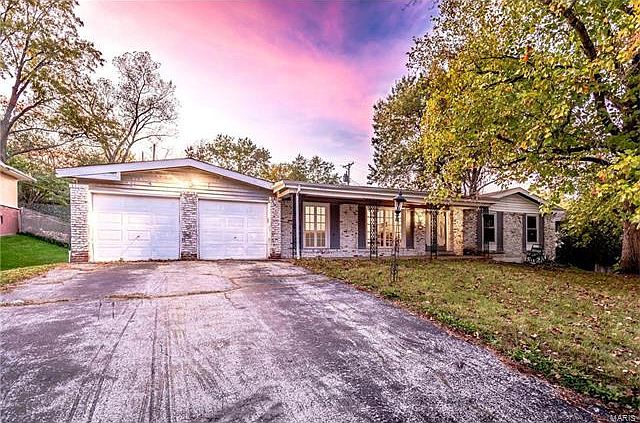 1st image of 173 Forest Brook Ln