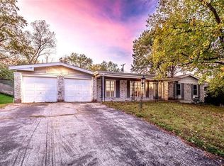 173 Forest Brook Ln, Saint Louis, MO 63146